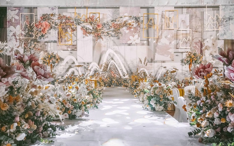 聚福厅 [ 最大30桌 · 高6.0m · 无柱 · 矩形 ·  ]