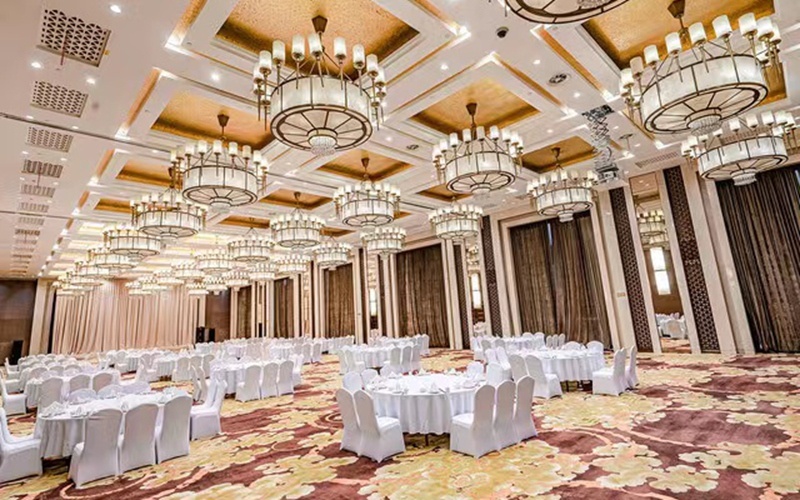 一层宴会厅 [ 最大50桌 · 高8.0m · 无柱 · 长方形 ·  ]