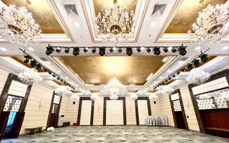 宴会厅 [ 最大28桌 · 高7.0m · 无柱 · 长方形 ·  ]