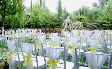 独立户外水系露台 [ 最大25桌 · 高0.0m · 无柱 ·  ]